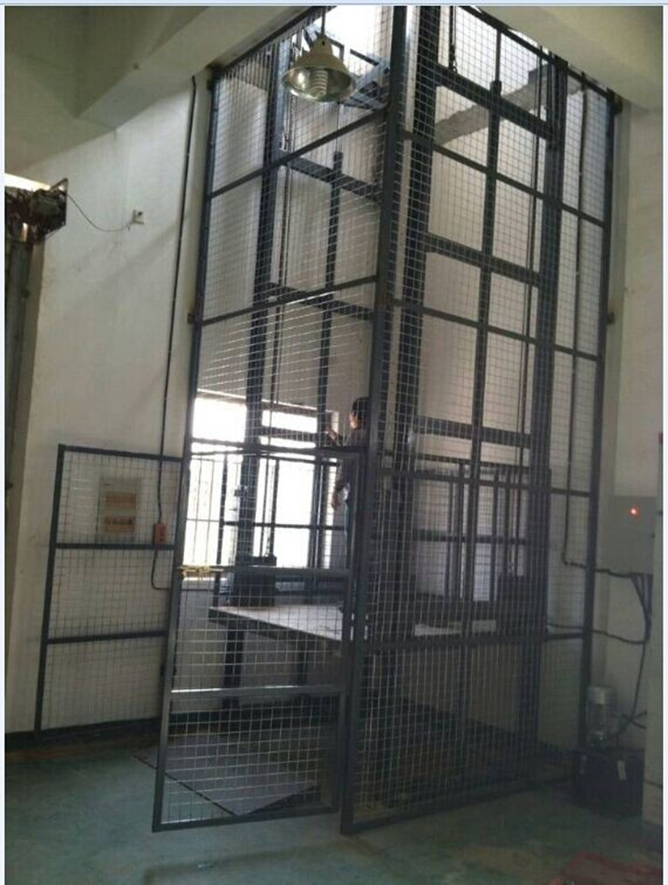 導(dǎo)軌式液壓升降機(jī)